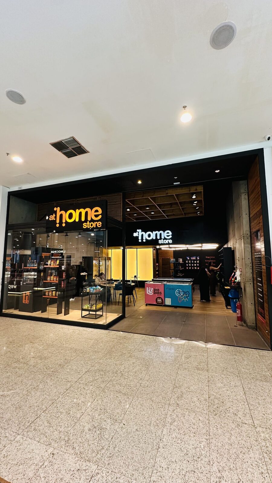 At Home Store posto de carregamento